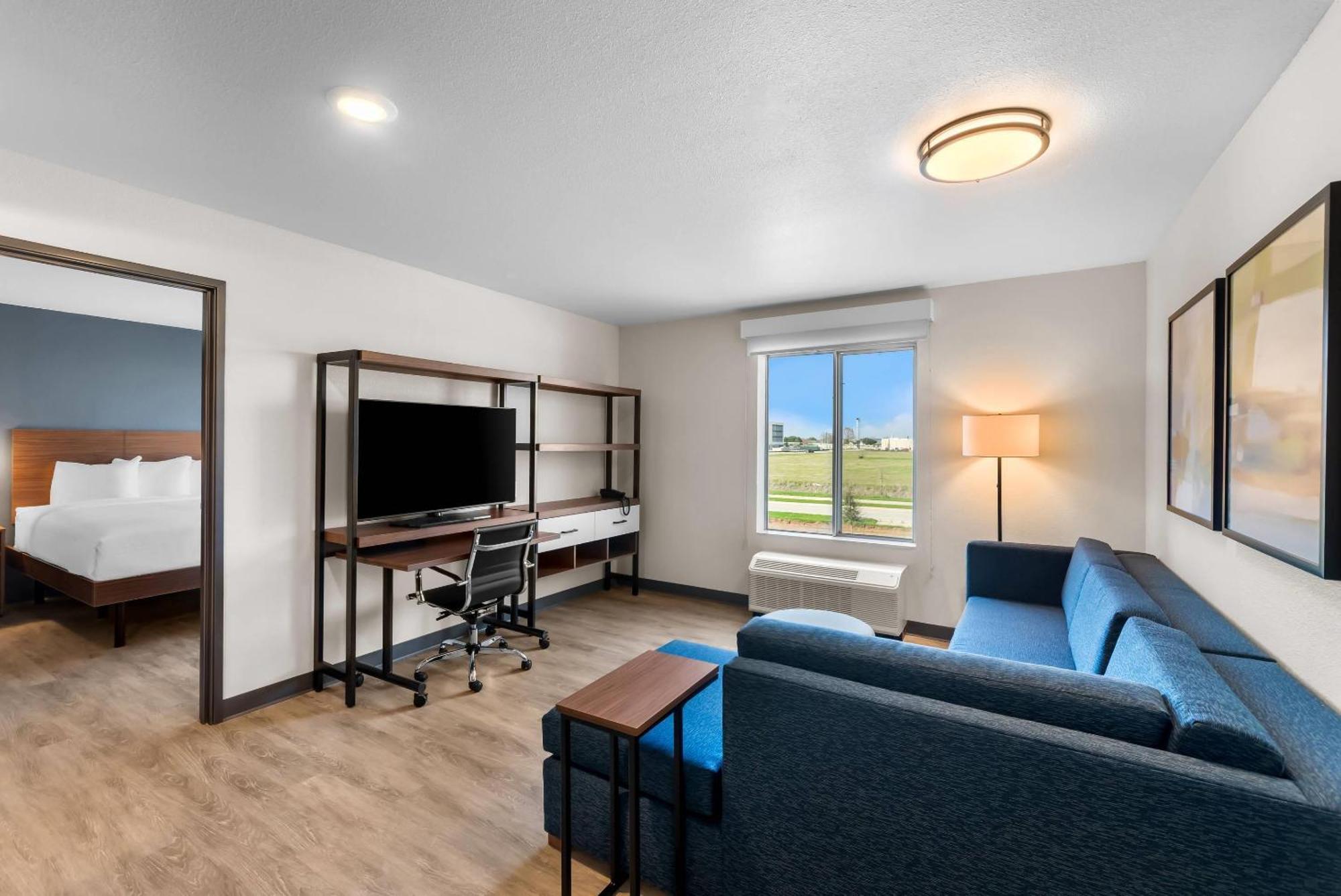 Everhome Suites Bastrop Exterior photo